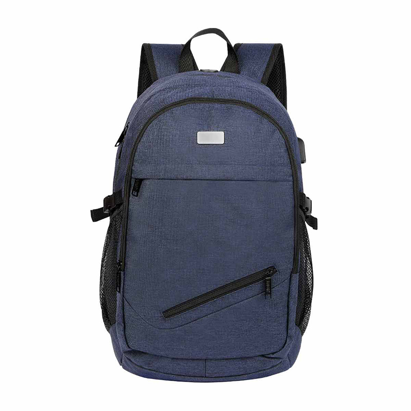 SIN 455, MOCHILA SLAVONSKY. Mochila con salida USB. se requiere conectar a batería portátil) para cargar smartphone. Bolsa principal con espacio para laptop de 17